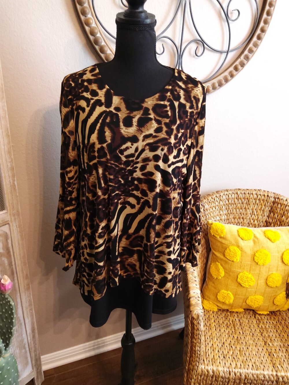 Calessa Animal Print Long Sleeve Tunic Top - Brown/Black